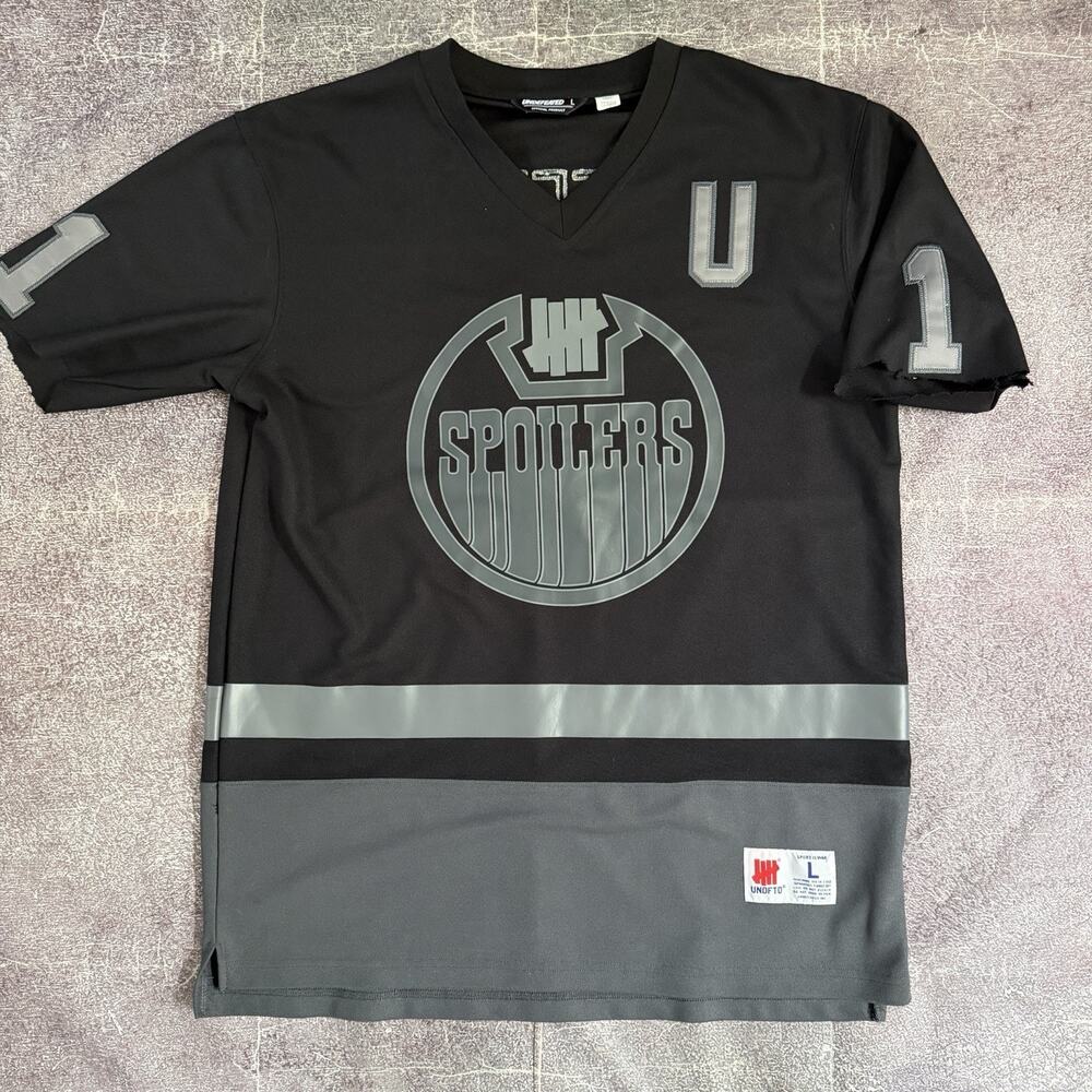 Men's Undefeated Spoilers Hockey Black Gray Spell Out Cut Off Jersey Shirt Sz L